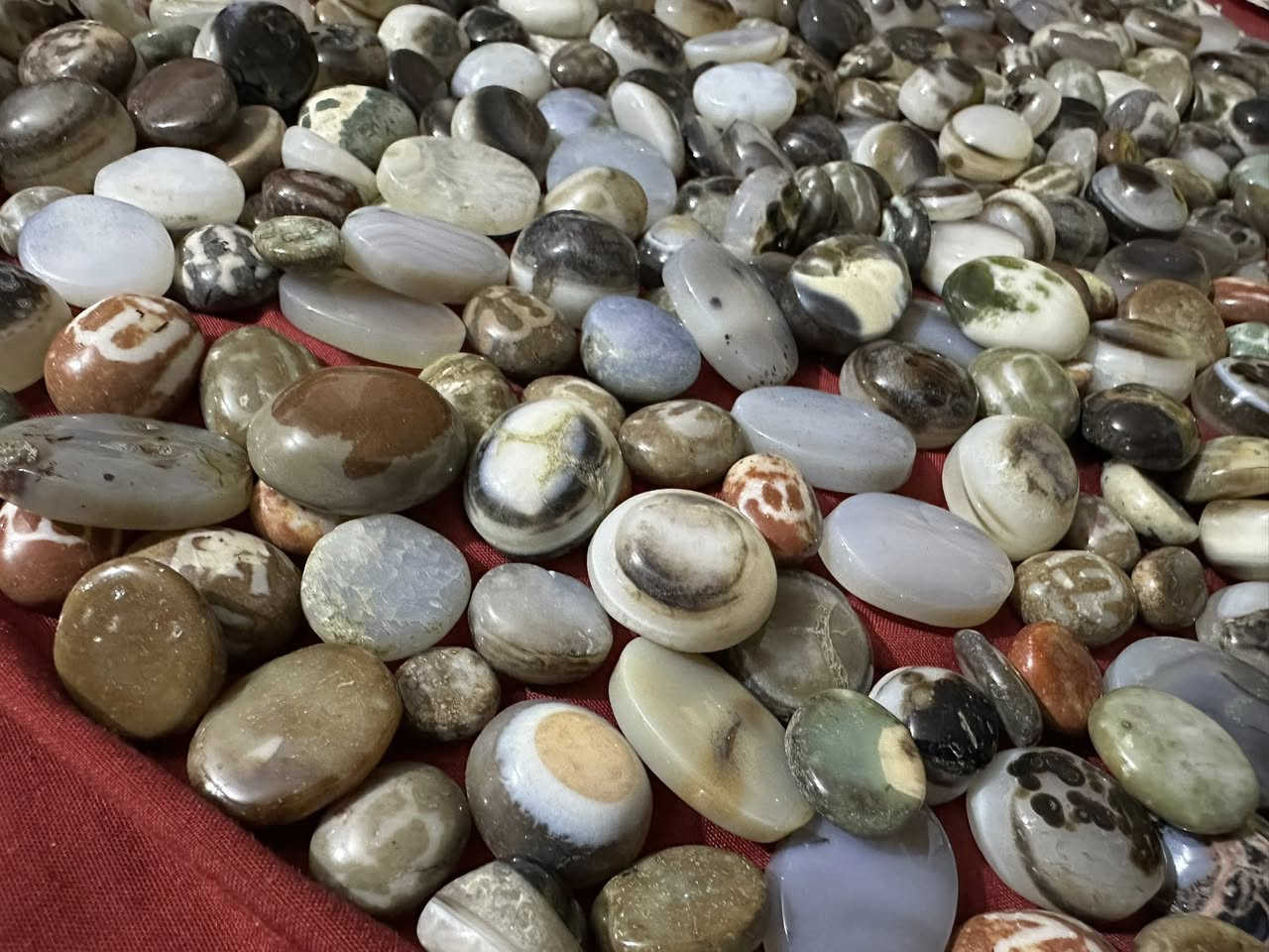 السلام عليكم اخوان القطعه 500 دينار شلع ما بيع قسم وقسم رجآ شي يشل شي

الي على باب الله يفيدنه وبل عافية عليك مكاني بغداد المنصور هاتف ***********
