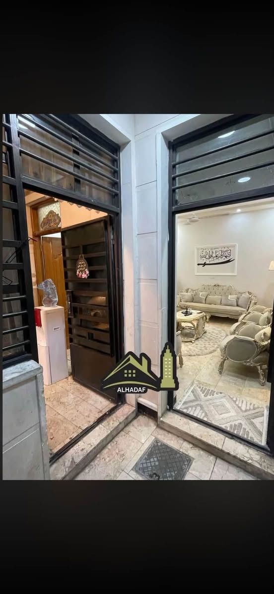 🔹مشتمل للبيع مساحته 64متر
🔸الواجهة 8م🔸النزال 8م 
🔹يحتوي البيت على (صاله -ومطبخ -3غرف نوم وخدمات عدد٢+ ديكورات سقف وارضيه مرمر)
🔸موقع البيت / البنوك مربع سوق الميثاق 
🔹للاستفسار أكثر مراجعةمكتب الهدف للعقار 
الواقع /البنوك شارع الكنيسة باتجاه الجسر قرب مكوى ريحانة
أو الاتصال على الرقم ☎️***********
