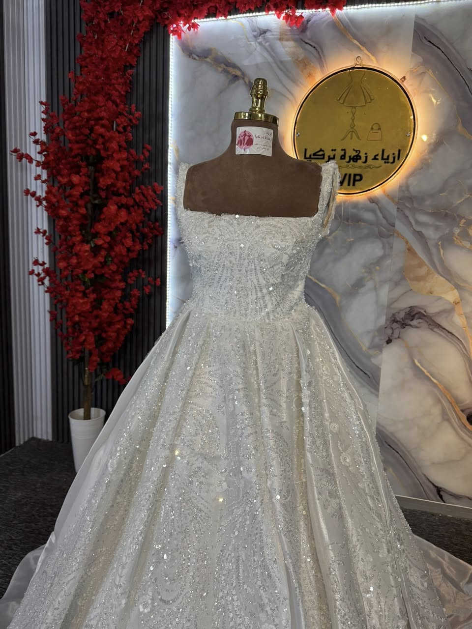 عرض 🔥🔥خاص بيع السعر 40 الف البعض منهم جديد غير ملبوس وبيهم ملبوس بدلات تركي نضيف جدا 
للحجز والاستفسار خاص 
***********
