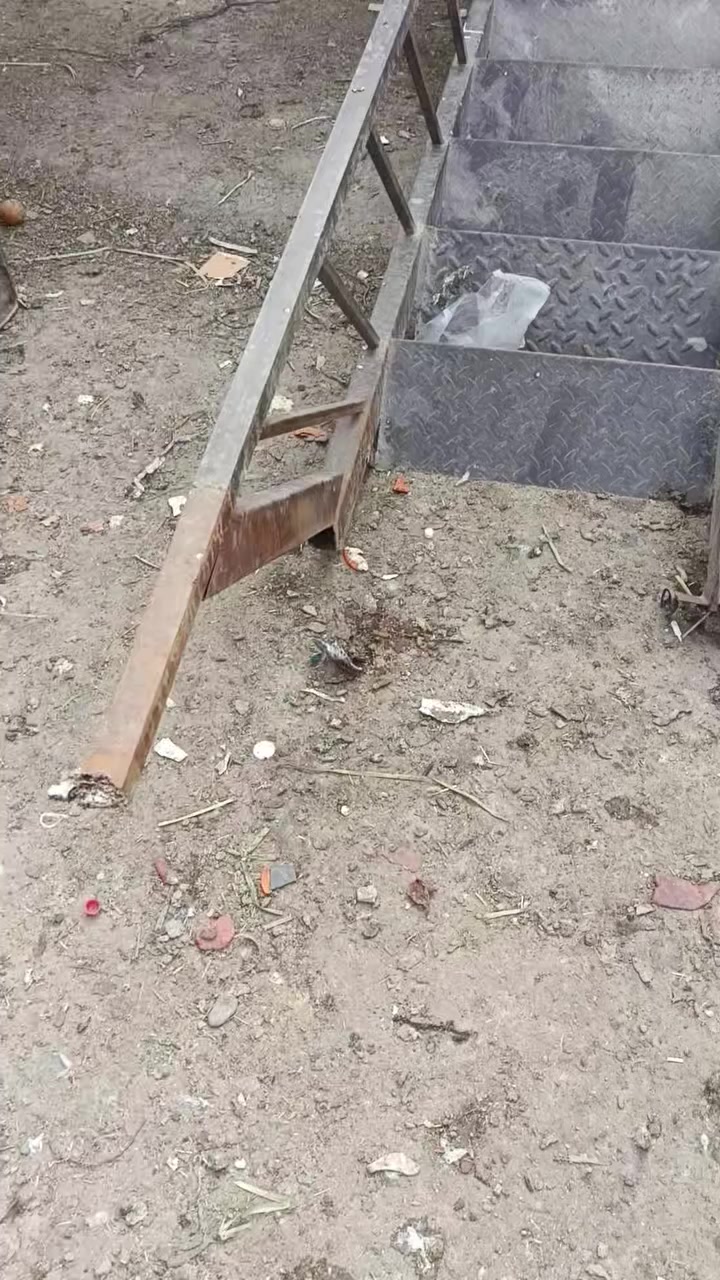 سلام عليكم هذا درج للبيع سعره 150 ***********
