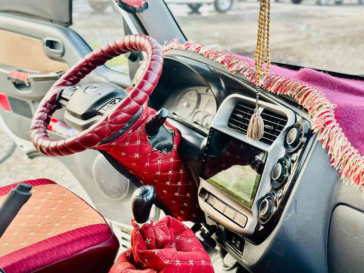 السلام عليكم 
للبيع 
كيا حمل موديل 2019 مرقمه صلاح الدين دولي باسم البايع شرط التحويل والوكاله السنويه لغايه 2030
ملاحظه السياره بيها باب النفر مبدل والدوسه تعديل 
السياره نظيفه وما تخسر عليها درهم مال جناي 
عنوان السياره الشرقاط الساحل الايسر قريه سديره البغزات 
السعر 123 وبيها مجال 
للاستفسار الاتصال على الرقم التالي 
‏‪0780 591 3856‬‏
