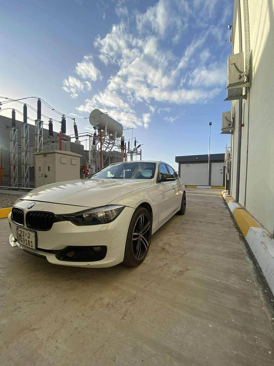 مرحبا للبيع بي ام دبليو خليجيه ومعروف مواصفات الخليجي سيارة جاهزه من كلشي كل نقص مابيها صبغ فقط جاملغ وبنيد والباقي كله مكفول السعر علق تم يوصلكً خاص للأتصال ***********
