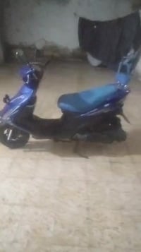 دراجه للبيع مكينه بيها ضمان السعر 700 وبيها مجال رقم الهاتف 0770783151...