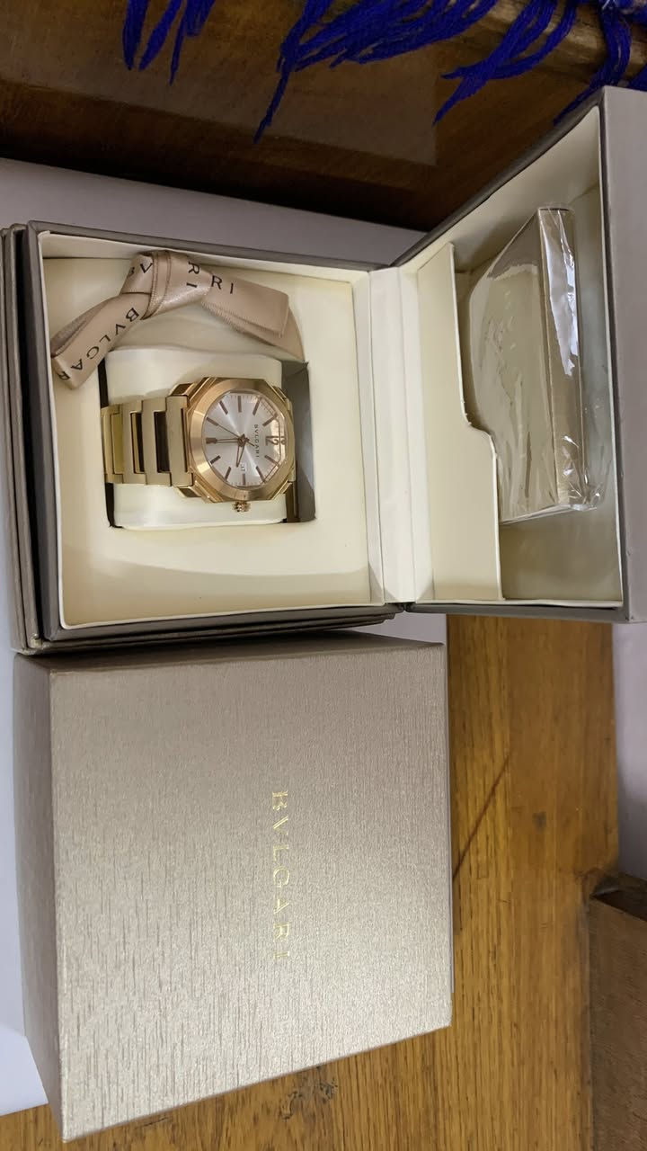 ساعة بولغري ماستر مع الملحقات
المكينة اوتماتيك ياباني 
معدن ستانلس ستيل
***********
بغداد - المنصور
السعر 115 مجال بسيط
