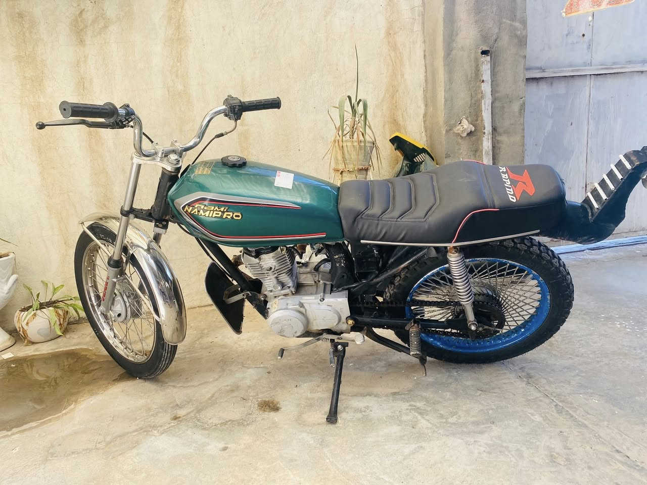 نامي برو موديل 18 اوراق دراجه حلوه بدون عيب سعر 350 وبي مجال بسيط ***********
