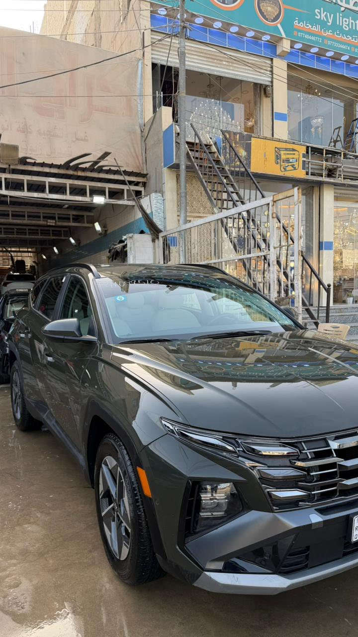 سلام عليكم توسان ٢٠٢٥ لون زيتوني وارد امريكي للبيع 
نص مواصفات 
صبغ جاملغ امامي وبيه ٣ مكانات بارد ايرباك ستيرن طاك ومصلح
ماشيه 4000 مرقمه بغداد 
سعر ٢٢٠ وبيه مجال 
***********
