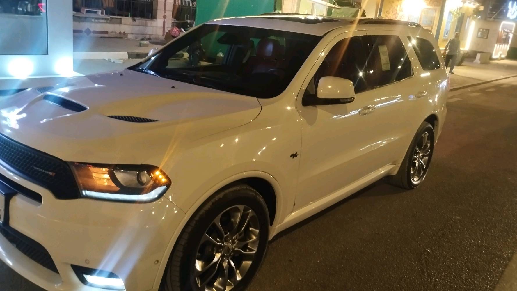 🚗 للبيع: دودج دورنكو 2019
📍 مكان السيارة: البصرة – الجبيلة
📞 للتواصل: ***********
💰 السعر: 350 ورقة – قابل للتفاوض📊  المحرك: 8 سلندر – 5700cc

⚙️ المواصفات:
• حساسات أمامية وخلفية
• فتحة سقف بانورامية 
• تحكمات ستيرن
• نظام سبورت
• رادار أمامي وخلفي
• نظام النقطة العمياء
• شاشات خلفية
• يتسع لـ 6 ركاب
• اللون الخارجي أبيض والداخلي ماروني

⚠️ أضرار السيارة:
• وارد خليجي – وكالة هارلم
• كفالة عامة بدون أضرار
• السيارة بوضع الوكالة

📌 تفاصيل إضافية:
• رقم السيارة: بغداد الدولي الجديد
• باسم المالك تحويل مباشر
• لون السيارة: أبيض