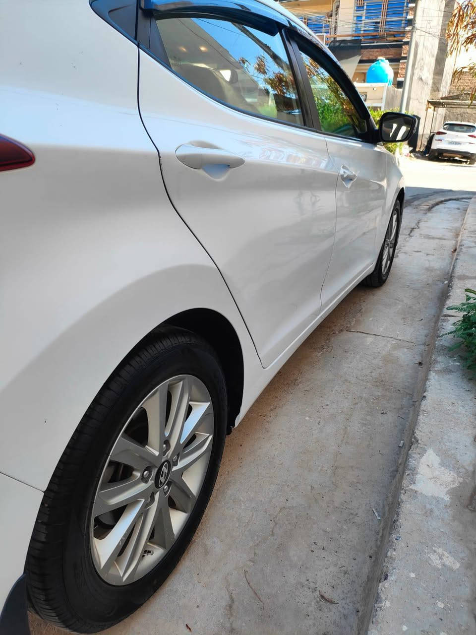 النترا 2015 خليجي ماشية 140 بيهة ٣ قطع ضربات خفيفة للستفسار ***********
