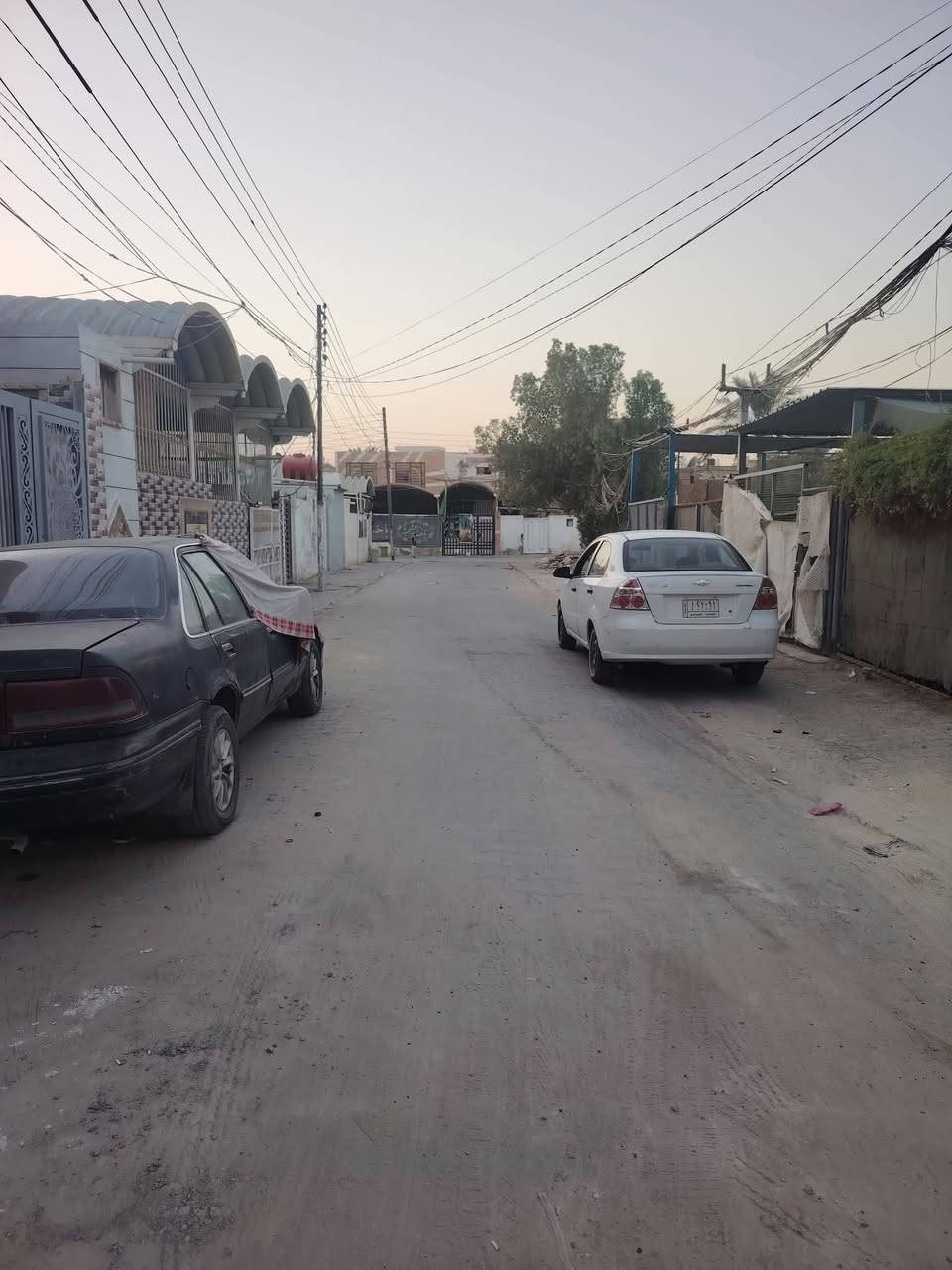 بيت 100 متر حي ميسان ع مشتل حرف T قريب ع شارع الكيات
بناء جديد درجه اولى صب كونكريت طابقين يحتوي على 

غرف عدد 2وصالات عدد 2 صحيات عدد 3 ومطبخ واستقبال

السعر 143 مع المجال
للاستفسار الاتصال ع رقم ***********
