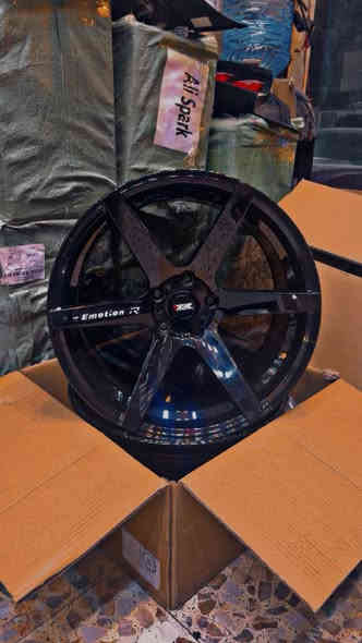 تخم ويل Emotion R Wheels الخسفه القويه وبلوكه قويه جدآ  حجم 18 تو سايز الخلفي 10 ونص امامي 9 ونص سعر التخم جديد غير مستعمل بدون تايرات  فقط 675 الف  ( استخدام يومي / او استعراضات / او وياله دوسات ) 🔥🖤

تايون وليس صيني ❗️💭⚠️

ومتوفر سايز واحد او تو سايز #باليعجبك  #لون_اسود فقط ❗️🤍

يرهم جارجر جالنجر اوباما موستنك نيسان Z  كولف R او كولف عاديه كيا ستنكر Bmw مارسيدس جنسيزز الكوري ب صوره عامه ..  دز نوع سيارتك اجاوبك يرهم او لا 🤍 

بيع فقط قطع محدوده ضاله لا يوجد مراوس مكاني بغداد 

الواتساب 📲👇🏻: ***********
https://wa.me/964***********

متوفر توصيل حصرآ شركة الوسيط 📍 
تاخذ على التخم 40 الف تسعيرتهم لكل محافضات او بغداد
