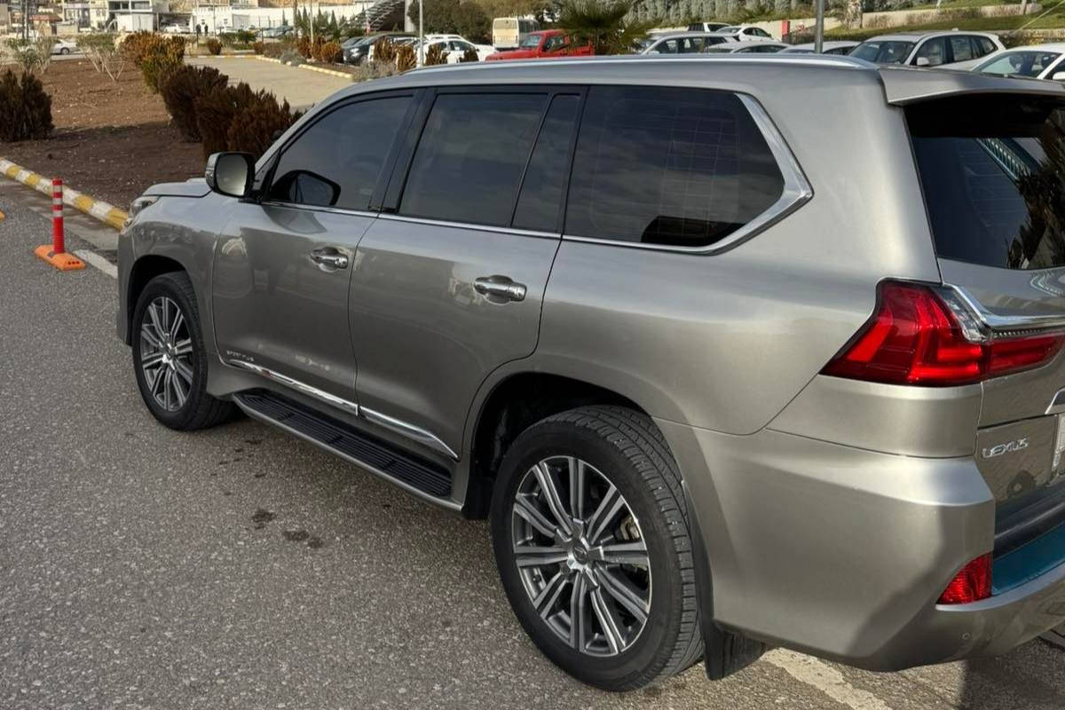 لێگزز 2017 مواسەفات برێمی دەرجە یەک 
ناو زەرد 
بڕێمی ئەسڵی 
80 هەزار کیلۆمەتر ڕۆیشتووە 
ڕەقەم و سەنەوی نوێیە 
هیچ مەسرەفێکی تێدانیە 
5 پارچە بۆیاخە 
وێنەی سۆنەرەکەیم داناوە 

سـعـر : لە کۆمێنت داوابکە ڕاستەوخۆ بۆت دێت 📥 

گێر و مەکیەنەی بەشەرت 
هیچ کێشەیەکی تێدا نییە 

ژمارەی خاوەنەکەی 
***********
