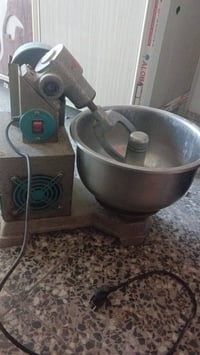 مكنسة كهربائية • عجانة • ١٠ كيلووات