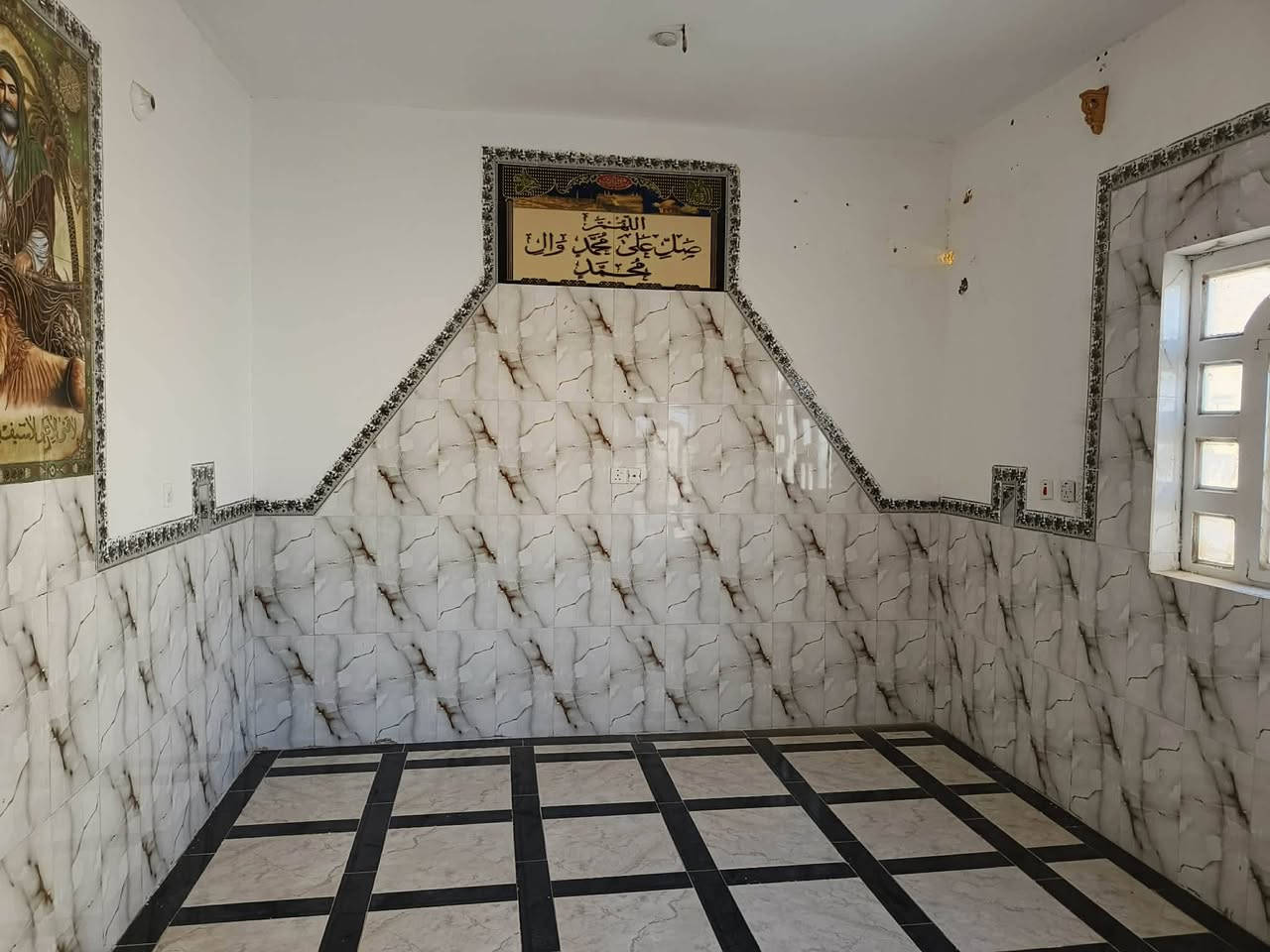 بيت للبيع مساحته 105
الراشديه الأولى 
الأساس رفت 
السكف صب 
السعر ٦٧
باقي التفاصيل خاص او الاتصال بالرقم 
***********
