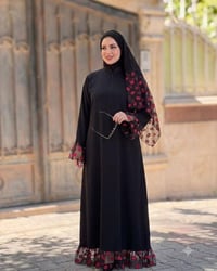 عباية شال • مقاسات M-7XL • سواد فاحم