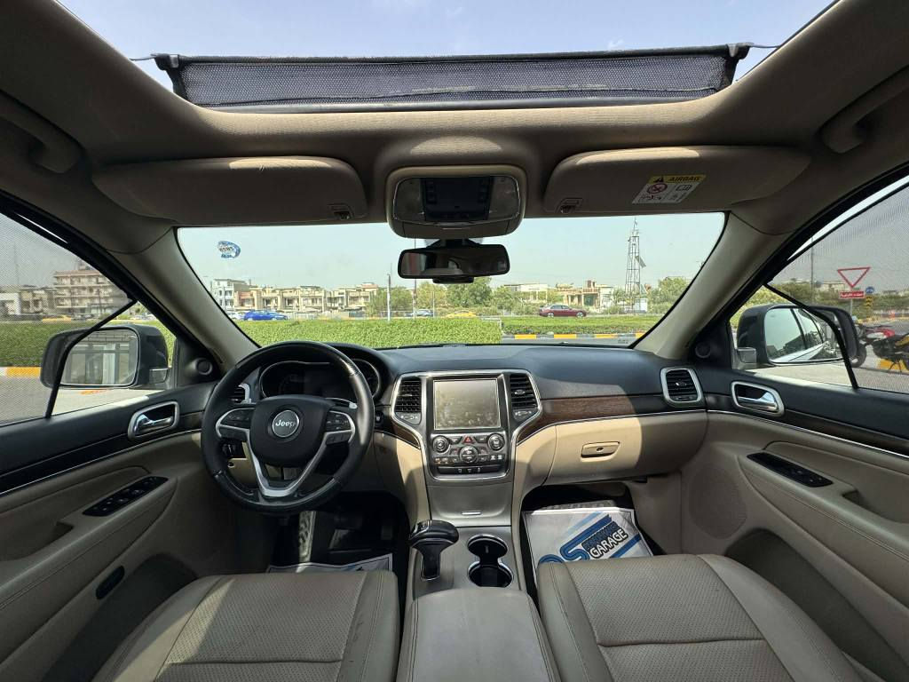 جيب خليجي لمتدد ، كشنات كهرباء تدفئة تبريد ، مري قلاب مع انطواء للداخل ، استيرن كهربائي و تدفئة ، فتحه بانورامية ، ماشية ١٣٠ الف كيلو ، حساسات و مانع تصادم ، جكات كهربائية مع ٥ وضعيات قيادة اضافة الى ٤ ويل ، صندوك كهرباء ، شاشة كبيرة  و بعد هوايه مواصفات سعرها ٢٢٥ وبيها مجال بيها اشبر منزله بالصور ،*********** بعقوبة, ديالى
