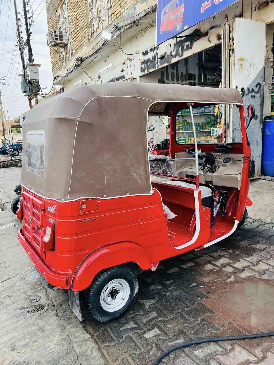 سلام عليكم ورحمة الله وبركاته 
تكتك موديل 2018 رقم واسط انكليزي هزه جديده 
معمره دوسه وبيه لغد مرشوش وباقي كفاله عامه مكينه مال ٢٢ دراجه ماناقصه برغي مال جناي الاستفسار اتصل وبيك خير وتدلل 
***********
