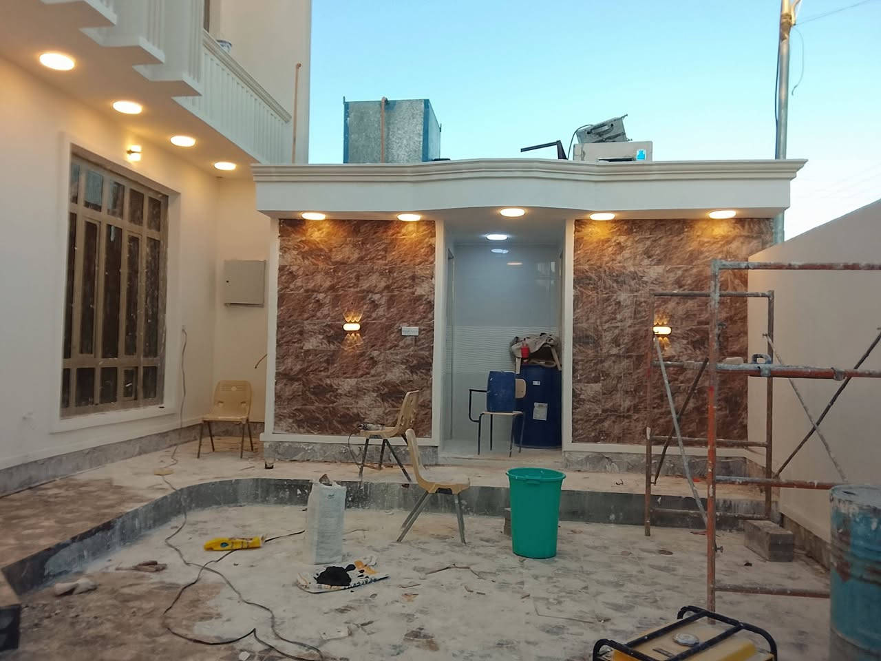 جزء من اعمالي في بغداد عمل بكل محافظات العراق
تغليف واجهات حسب تصاميم الهندسيه بل حجر 🏭 صناعي كافه انواعه سيراميك كافه انواعه 
١-ماده الفوم التركي
٢-لبخ طلس + صقل بل ماده اسباني
٣-دقه في العمل 
كوبلن فرمستون كافه انواعه نوعيه جيده  ماده اسباني 
٤-التزام بل مواعيد يكون المبيت داخل موقع العمل 
٥-المصداقيه اهم 
٦-شرط تشوف شغلي قبل مباشره بل عمل 👨‍💼 
الاستفسار عن العمل مراسله الصفحة اتصال 📞 عل ارقام
***********ابونمر
***********ابوفهد
