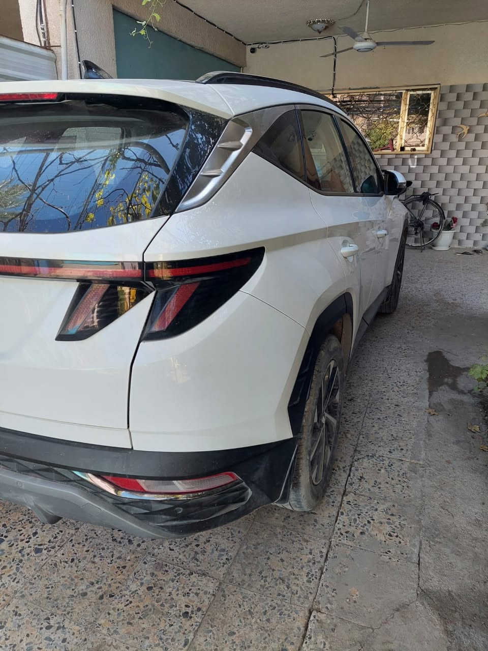 السلام عليكم
توسان 23 خليجي
 ع وضع الشركه  السعر 21.000 $

ماشيه 57 الف 
مواصفات 
بانوراما 
داخل ابيض 
بصمه 
شاشة كبيره
حساس امامي خلفي 
لد مانع انزلاق 
٣ انظمة قياده 
ترحيب 
تشغيل عن بعد 
مكينة ٢٠٠٠ دوش 
شاشة ديجتل 
قطعتين تبريد 
مقاعد كهرباء
بردات خلفيه
بصمه ابواب٢
بصمات عدد ٢
سبير عده ع وضع الشركه 
بشرط حته حداديه ع وضع الشركه
العنوان بغداد حي الامانه

ملاحضه
السياره وهيه واكفه اندعمت  
وصار تصليح ع البارد الجاملغ جهة السايق 

الاستفسار***********
