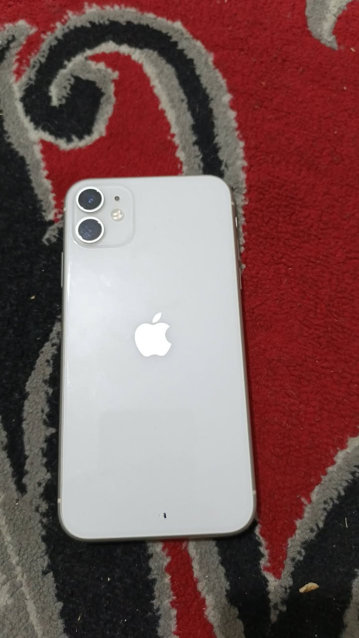 ايفون ١١ بطاريه ٧٩ الجهاز ما مصلح بي اي شي ولا مبدل بي اي شي فقط البطاريه مبدله قبل ٣ سنوات يعني مو وتر بروف خاف تسالون السعر 200 الف مكاني حي اور الشعب رقمي ***********
