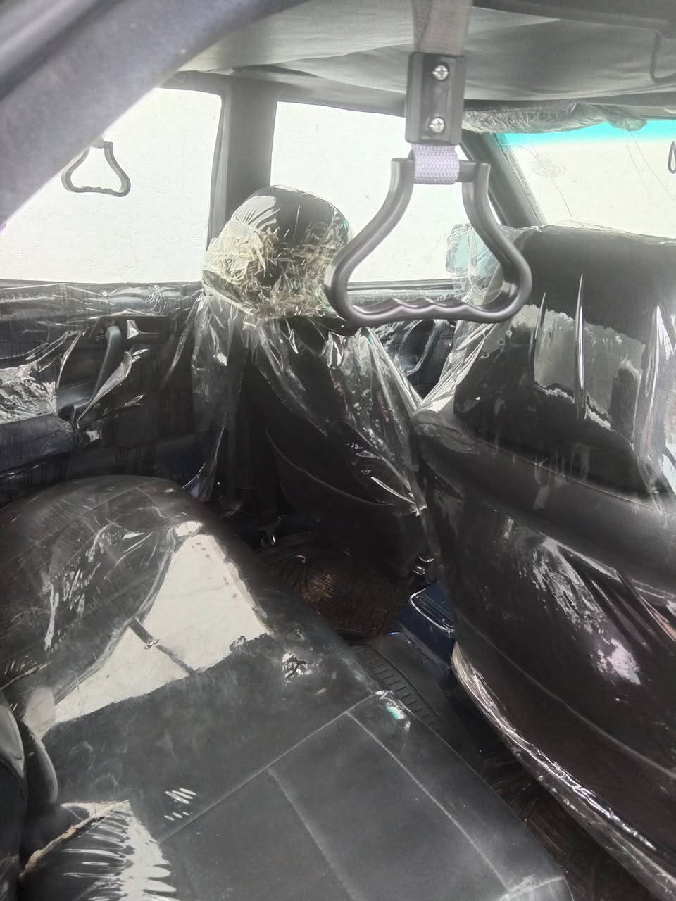 مارسیدس ١٩٠ مەکینە ٤بستۆن بەشەرتی گێر و مەکینە بەنزین کەم دەخوات مۆدێلی ٩٣ زۆر پاک و جوانە شوخت و قرچی نیە سەنەوی و وەکالەیە بەشەرتی ئەوەلیات جامکارەباو و سلایدە نرخی ٢١ گەڵا
***********
