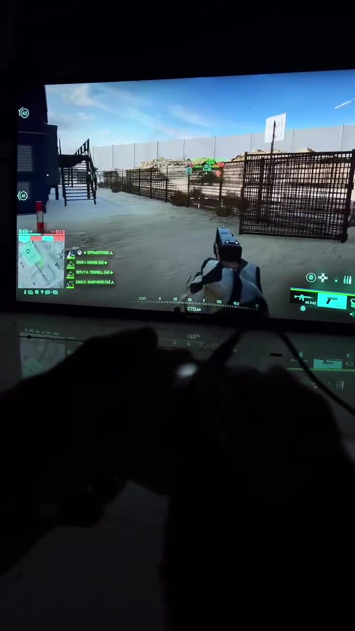 السلام عليكم x Box one s للبيع ذاكرة 1 تيرا جهاز نضيف جدآ +جويستك عدد 2 واذا عندة جهاز مراوس نزل نزل بلتعليقات 
***********

