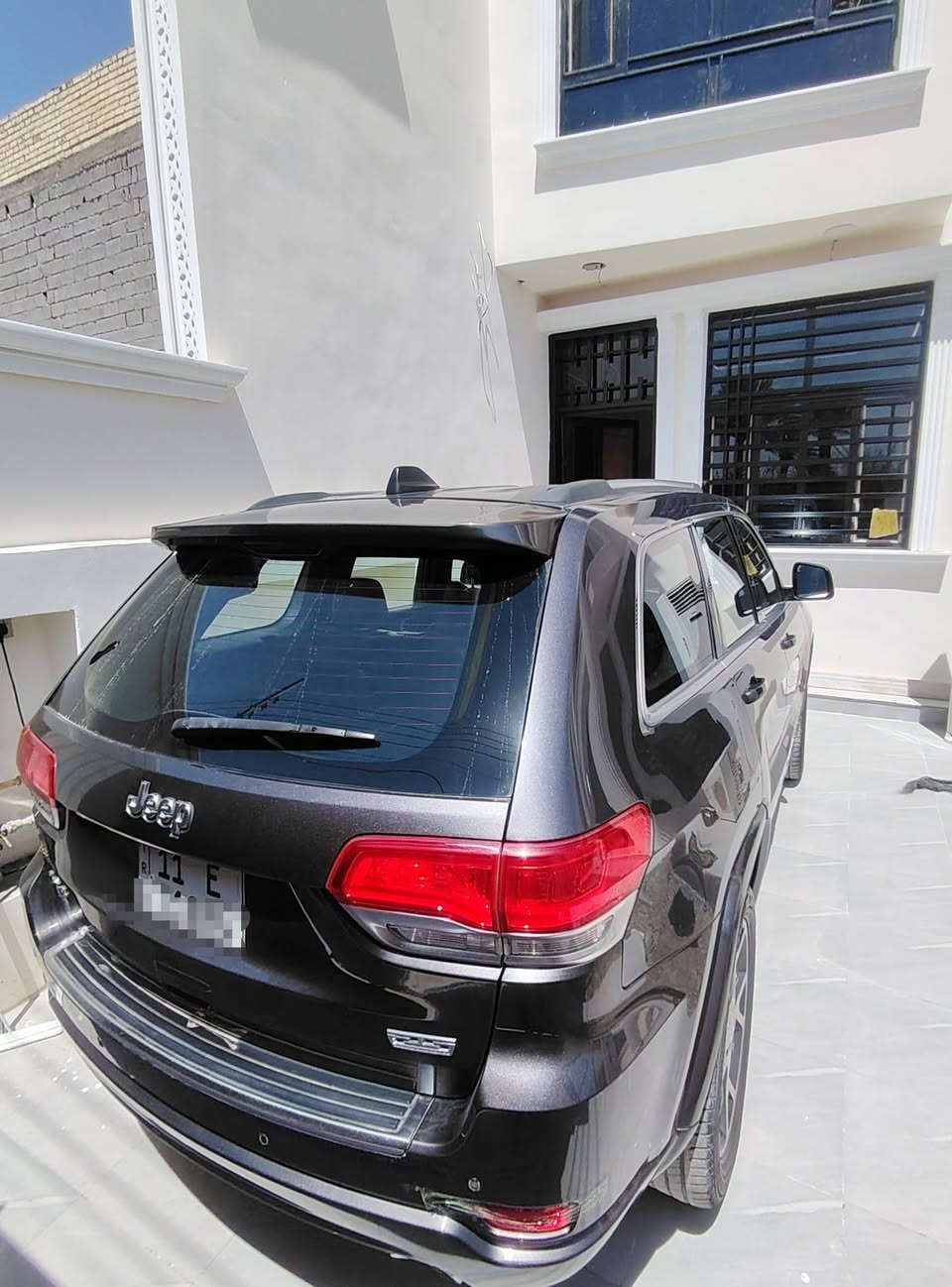 جيب شيروكي 2018  رقم بغداد فول مواصفات امريكي بيهه جاملغ امامي وبنيد وجاملغ الايمن مرتخي براغي فقط سعر 175 بيهه مجال لليجي مكان بابل  ***********
