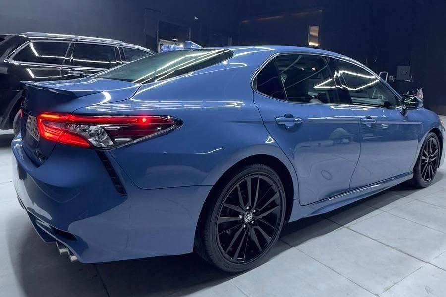 تيوتا كامري 2023 xse
 فول عدا الباوراما  رقم بغداد ب اسمي 
حادث موضح بالصور دعاميه اماميه فقط
 بدون ايرباك بدون دواخل وضيف ع المواصفات 3انضمة قياده
كشنات جلد تدفئه  تشغيل عن بعد  رادار امامي وجانبي
4سلندر 2500
محرك كير واير بشرط مامفتوح 
سيارة حيل نظيفة كلشي عل بلاد جديد 
سنوية هزة كلشي جديد مدفوع لـ
باسمي السنوية بشرط تحويل وغرامـة
سيارة مابيـها دينار مصرف كامل من كل نواحي
 رقم صاحب سيارة ***********
