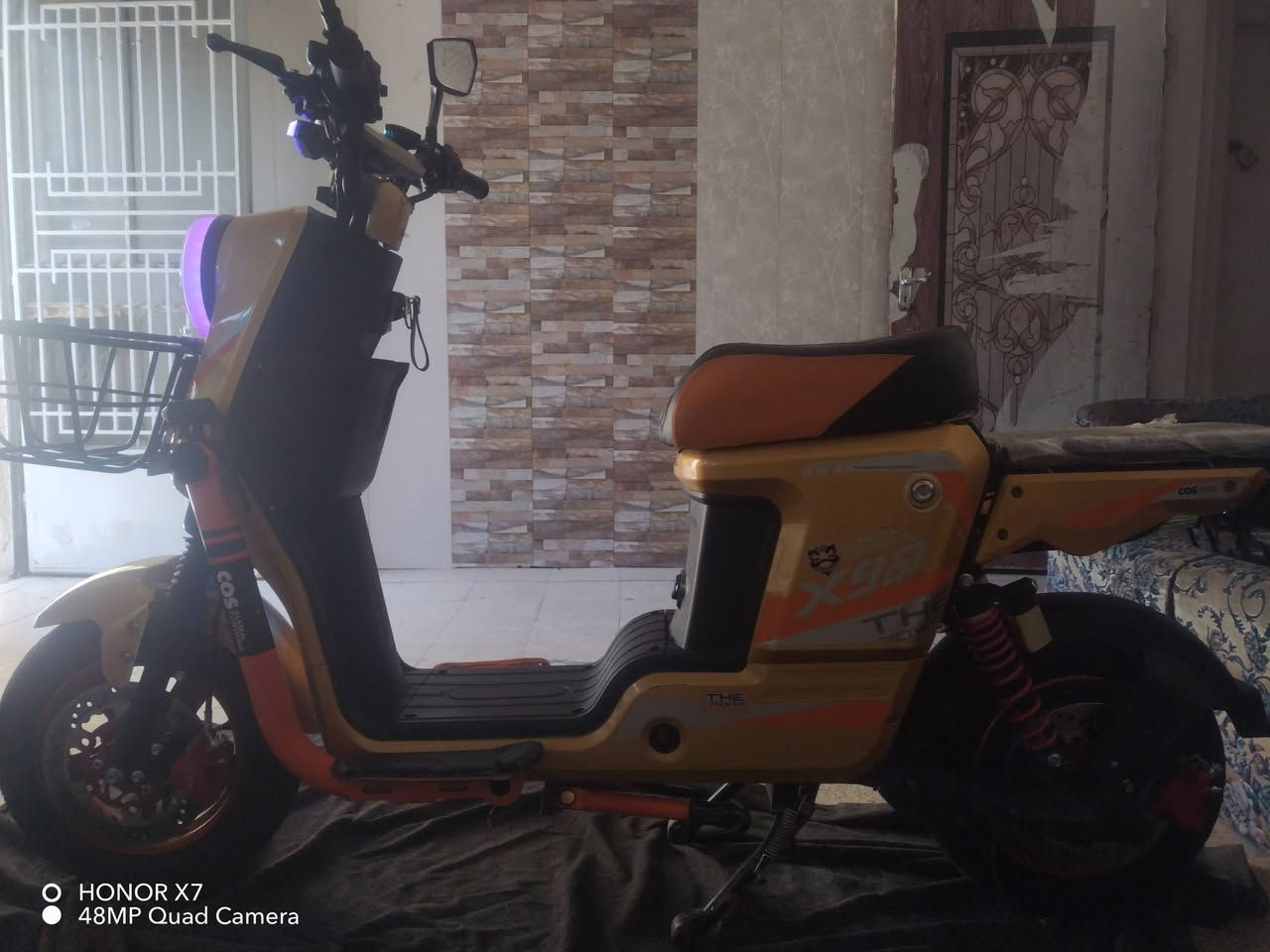 🛵دراجه شحن x900 الدراجه شلعه ومعدل فول 
موديل 2025
💿تايرات جدد جوبلس
الدراجه  وبيها سله جديده اماميه شايلها 
⚡ملف 2000 نحاس 
🦾سرعه 114كم.س
🔋٥ بطاريات كبار 
🪉جهاز انذار لمنع السرقات
دبل سويج وتشغيل وتشغيل بصمه عن بعد وتشغيل بصمه بلدراجه ونشرات داير مدايرها ملاعيب العيد منضومه زنون عدسه وبيها نظام بك R🛑 وشاشه بيها خلل بسيط كلش بسيط 
الدراجه فقط بيها شخوط خفيفه وما مأثره علا الدراجه من الصوره السعر 375 وبيها مجال للطيبين المكان بغداد السيديه شارع أربعين 
للاستفسار ***********
