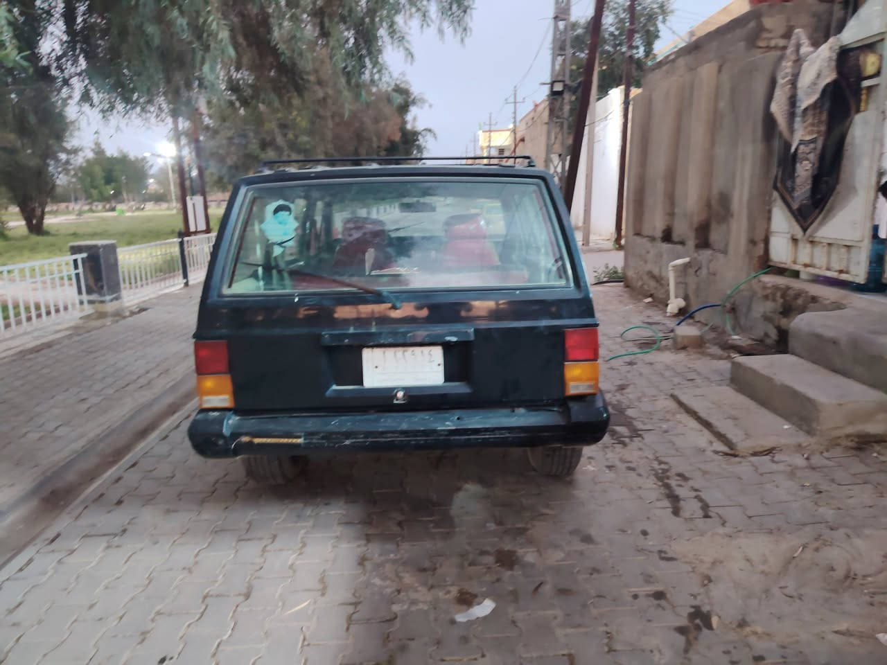 جيب شيروكي موديل 90 واسط مكينه ثنين ونص بطه ***********
