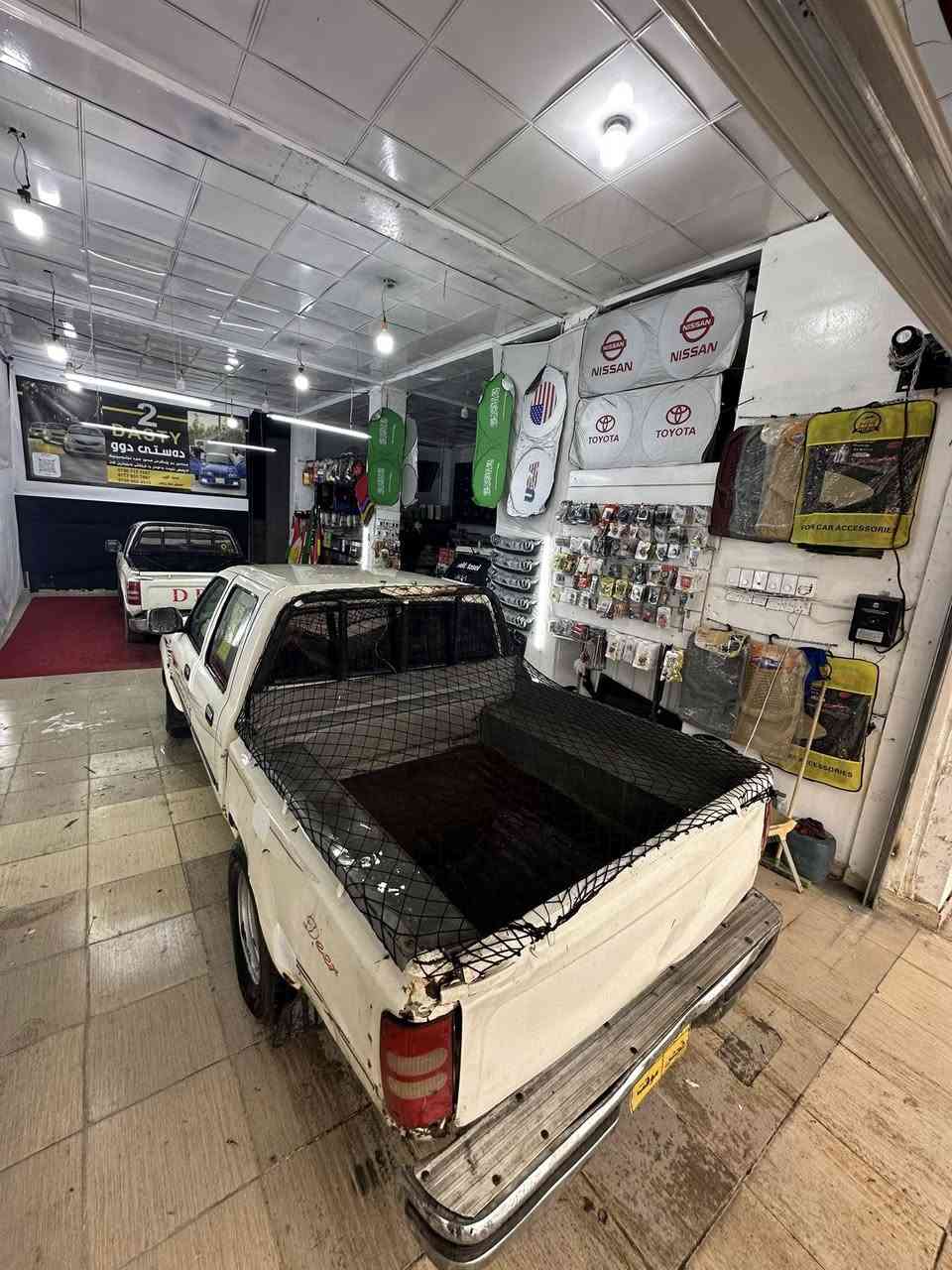 دێر مۆدیل ٢٠٠٦
مەکینە بیلاد کابرێتەر 
مەنەفێست ئەسڵی 
ناو سور  
چوار بەرە دەرگای لۆک 
گێڕو مەکینەو ئەکسل بەشەرت 
کارەبایەتی گشت گیانی بەشەرت 
لێدراو وەرگەراو موسو بڕاوە بەشەرت  
کۆتا سعری ٢١ $ وەرەقە قوفل قوفل
بۆ زانیاری زیاتر ***********  ڤایبەرو وەتسئەپی لەسەرە 
شوێن کۆیە
