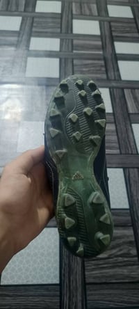 حذاء باله للبيع ملبوس لعبه او لعبتين ومتروك قياس40 السعر: الف30 وبي مج...