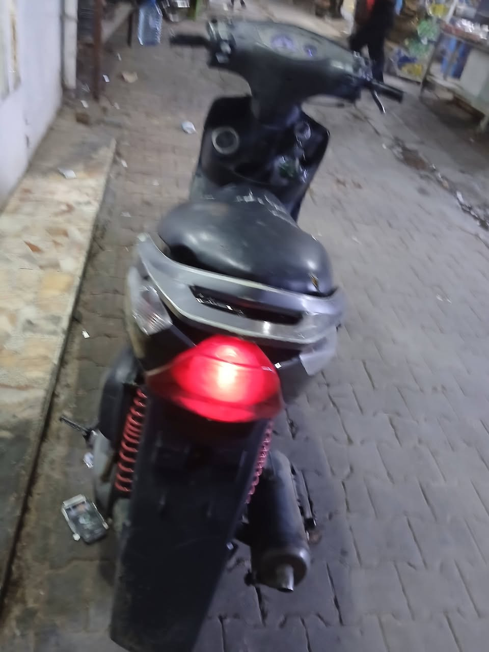 شباب ماكس ثعلب ١٤٠ للبيع دراجة نضيفة حيل وشوفت عينك ونكرة سلف والدراجة كلها شغالة سلف هندر لايت عالي ناصي اشاير عداد سرعة وكيج البانزين الدراجة ما ناقصهة شي تجي تنكر سلف وتطلع ومكينة خرسة وخير من الله السعر ٦٠٠ وبيهة مجال العنوان بغداد شارع الكفاح


**إذا كنت صاحب هذا الإعلان وتريد حذفه لأي سبب، رجاءا أرسل رسالة إلى الدعم الفني**