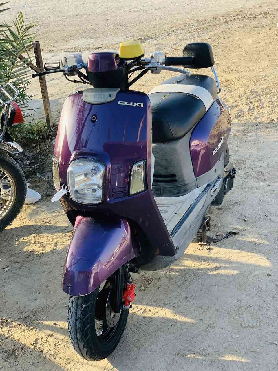 سلام عليكم دراجه بوليسي للبيع كامله اي نقص ما بيها دراجه كابريتر ما مفتوحه وخير من الله دراجه وبيها وصل مال معرض سعر ٨٥٠. اشراي يخابرني يراسلني.  ***********
