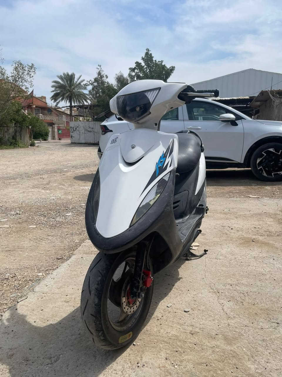 دراجه ماكس البيع كفاله عامه برغي ما مفتوح بيها صالنصه رياضي وياله لون ابيض مصبوغات  تجي و اشوف بعينك ***********
