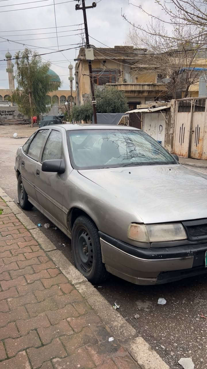 ئۆپڵ ڤیکترای سنوقی مەکینە ١٨.                                             زۆر پاکو جوانە تازە بۆیاخ کراوە ٤تایەی تازەی لەسەرە بەشەرتی گێڕو مەکینەو تەقەو ڕەقە بەشەرتی ئەوەی ڕزیوی نەبێ ماڵی مەدەنیە بەشەرتی ئەوەی ماڵی کەس نەبێ شوێن سلێمانی بۆ نرخ نامە بنێرە گەر مشتەری نیت سەرمان مەئێشێنە ***********
