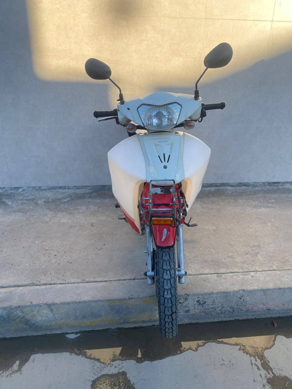 سلام عليكم سرفيز للبيع نضيف تجي تكلب بيدك ماطور دسك حاويه بس الدرع مبدل مكان بلد هاذه رقمي ***********
