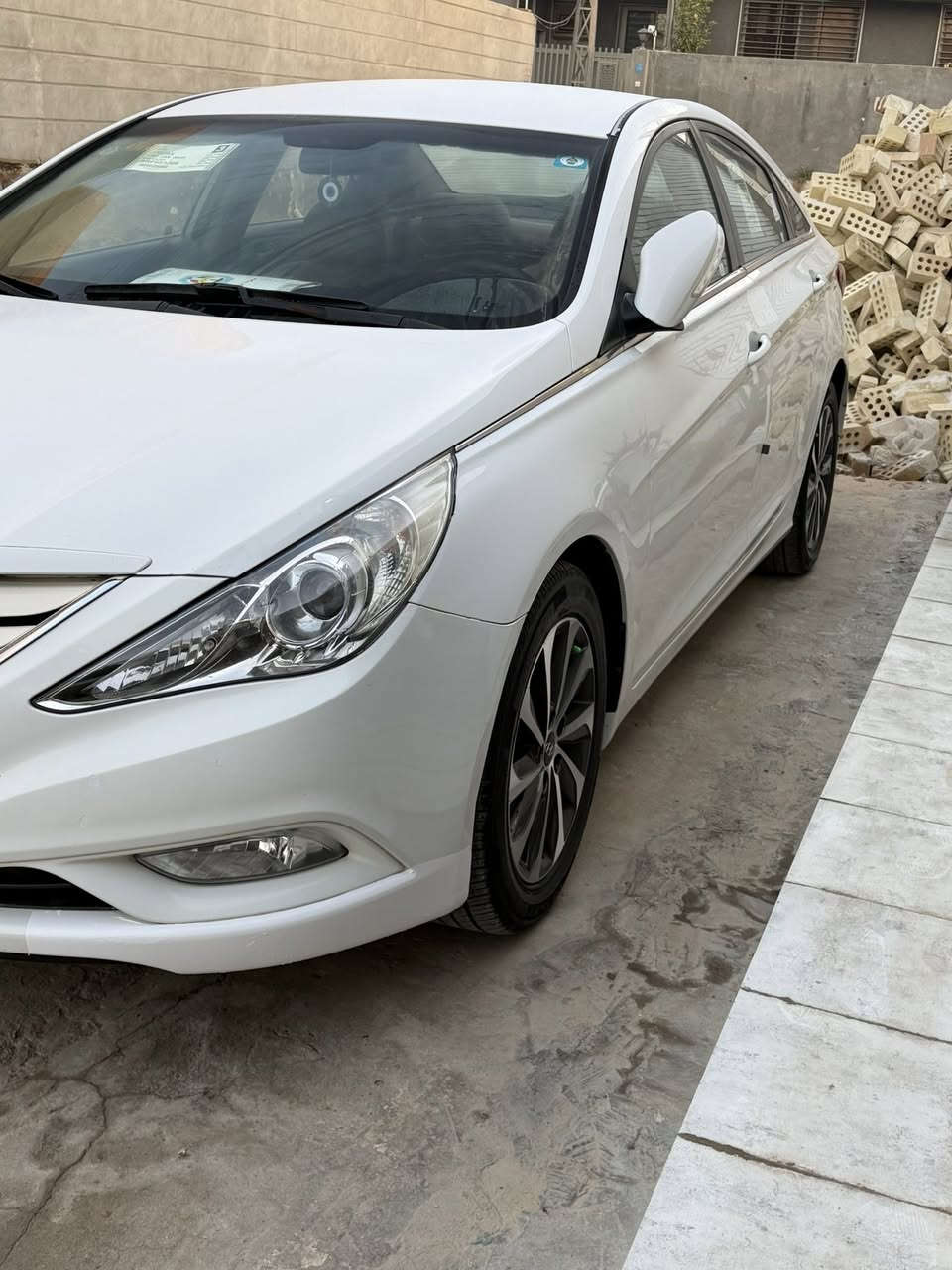 السلام عليكم للبيع سوناتا خليجي موديل ٢٠١٣ رقم بغداد مكفوله من الصبغ والتبديل وجاهزه من كلشي مابيه اي نقص مكينه ٢٤٠٠ دبل كير تبريد خلفي مري شفط شاشه كامره ممانه بابل حي الصحه عارضه ١٤٠ وبيه مجال للاتصال ***********
