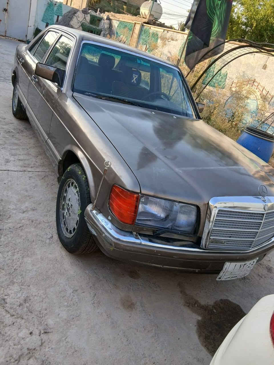 سلام عليكم
@مارسيدس رئاسي 300SE - 1996

كير و محرك بلادي عنكبوت ( قبق اسود) 

سياره بلاديه كلها 

كهربائيات كلها شغاله

تبريد فقط ليك قطعتن

سياره بيها قطع صبغ ابيع احزام من الاخير 

الغرفه الكشنات كلها نضيفه 

بلكات جديده 

نوزلات جديده 

دبل فيت بم ( بوش ) 

منظومه البانزين جديده كلها

عنكبوت صافي 

قواعد دبلات بلاديه لا كص و لا تصليح و لا خياس 

حادث مابيها 

السعر 65 بيه مجال بسيط 

الاستفسار :- *********** مكان بغداد 

بدون مواعيد كاذبه رجاء
