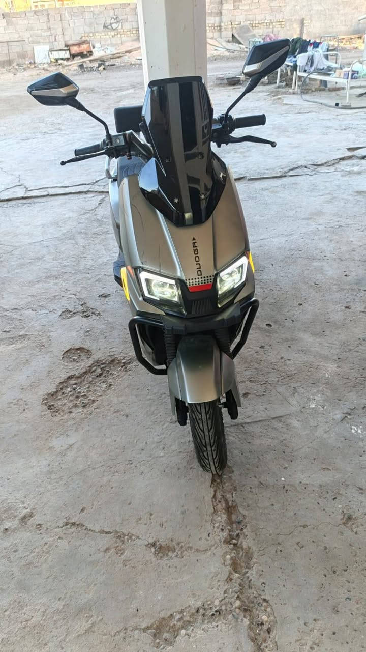 سلام عليكم دراجه شحن نضيفه مستخدمه شهر واحد بيها طخه خفيفه موضحه بالصوره
تواصل ***********
