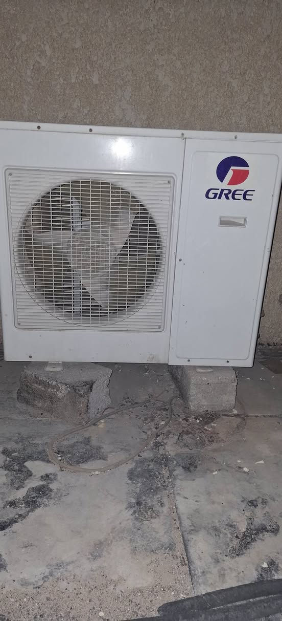 سلام عليكم عندي سبلت للبيع نوع كري شرط النظافه والشغل عنواني كربلاء تفاصيل اكثر اتصل وتدلل  ***********
