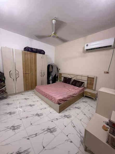 سلام عليكم بيت للبيع في الشعب خلف مطعم محمد الكردي مساحه 80واجهه 4نزال 20 تفاصيل البيت مدخلين طرمه استقبال حوالي مطبخ منور خدمات 3غرف نوم بناء البيت نقوشه تركي الارضيه مرمر بناء البيت دراجه اوله للاستفسار مكتب الشعب للعقاري بادره ابو ريحانه رقم الهاتف :***********
