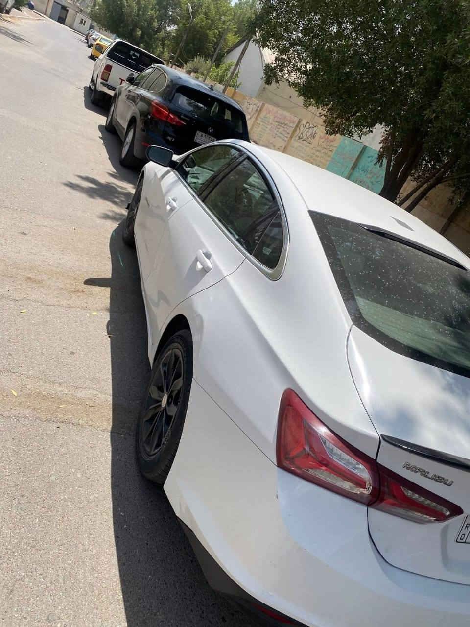 السلام عليكم... للبيع فقط  ماليبو ابيض LT  موديل 2022  بغداد الرقم الجديد حرة   بسمي شرط التحويل.
حادث سيارة فقط بنيد  وبيها جاملغ وباب جهة صدر صبغ  يعني ٣ قطع فقط  باقي سيارة كفالة. 
ماشية ٥٨٠٠٠ مايل... 
بصمات تشغيل وبيبان وجنطة  هاند بريك بصمه  قطعتين تبريد  سبايدر جنطة بكلايت فول تحكم ستيرن.... . 
محرك كير كفالة صدر خلفي أمامي جديد  تخم تاير  منظومة تبريد جديدة  سيارة جاهزة الأخير تراي  وين ما يعجبك. . 
مكاني بغداد الدورة  
السعر ١١٠ بيها مجال بسيط للتوجيب فقط.
*********** 
قصي أبو تيم
