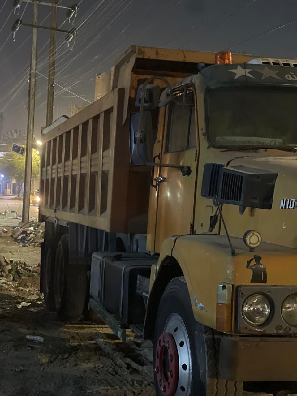 السلام عليكم
فالفو لبيع موديل ١٩٨٢  سياره جاهزه من كل النواحي. كير 4بل 4 مكينه ان جي  سياره بلاديه   سياره خير من الله الاستفسار الرقم ***********
