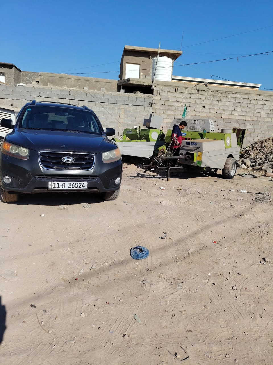 السلام عليكم لبيع سنتافيه 2010وارد امريكي 
ضره باب اسايق فقط سياره حلوه مكينه ٦سلندر٣٥٠٠ويل كب دفه وتبريد مكينه وكير جديدات رقم بغداد بسمي تحويل ثاني يوم سعر ١١٠وبيه مجال نتصال عل رقم ***********/***********
