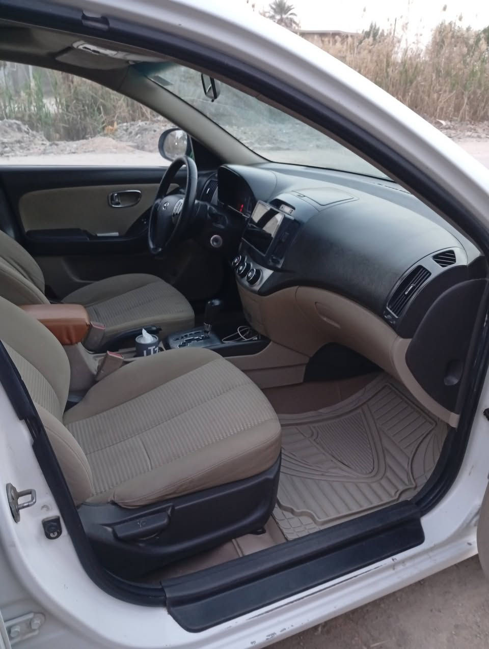 السلام عليكم 
لانترا 10 صبغ حزام حداديه تخم تاير جديد فول عدا البصمه 
مكينه بيه بخار للبيع او المراوس عارضه 95وبيه مجال مكاني بابل ***********
