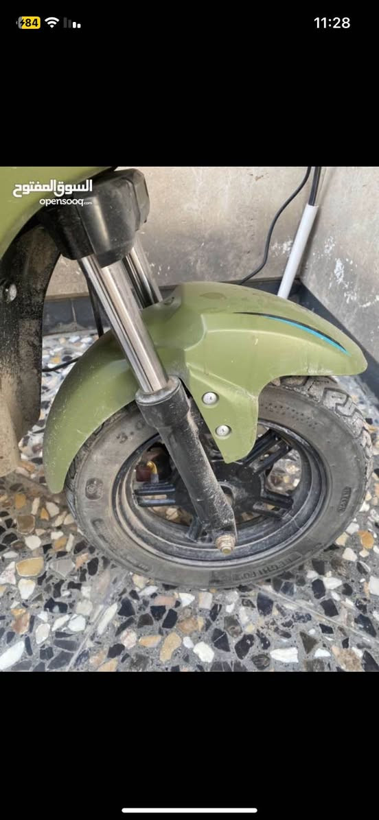 دراجه كهربائيه R9 بيها 4سرع تمشي ك حد اعلى 70 كيلو حقيقي  مكاني بغداد الغزاليه 
***********
و تكفي 40 كيلو للشحنه الواحده بيها سناعات خارجيه قويه حيل تربط بلوتوث   ما مشتريها صالي 3اشهر و تجيو بيك خبىير. و تدلل بغداد, العراق
