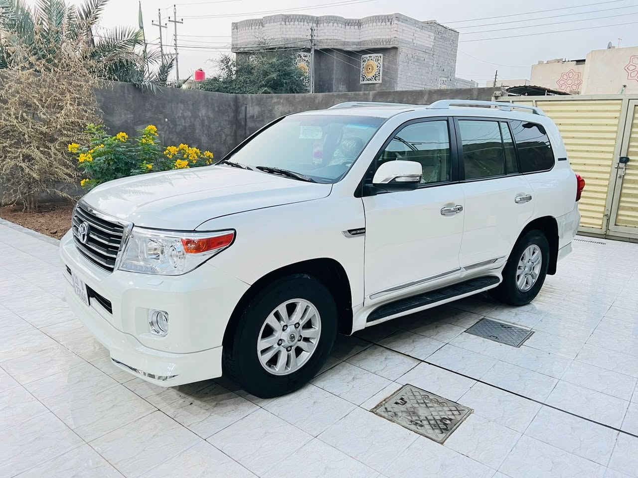 السلام عليكم للبيع سيارة لاندكروز جكسار  موديل 2010 أصل جديده
رقم بغداد دولي جديد مشروع وطني تحويل مباشر و مكينة 6 سلندر وكير بلاد كفالة حدادة تخم تاير ويل كب جديد كهـربائيات شغالة كفالة سيارة جاهزة العنوان البصرة السعر 248 قفل 
***********
