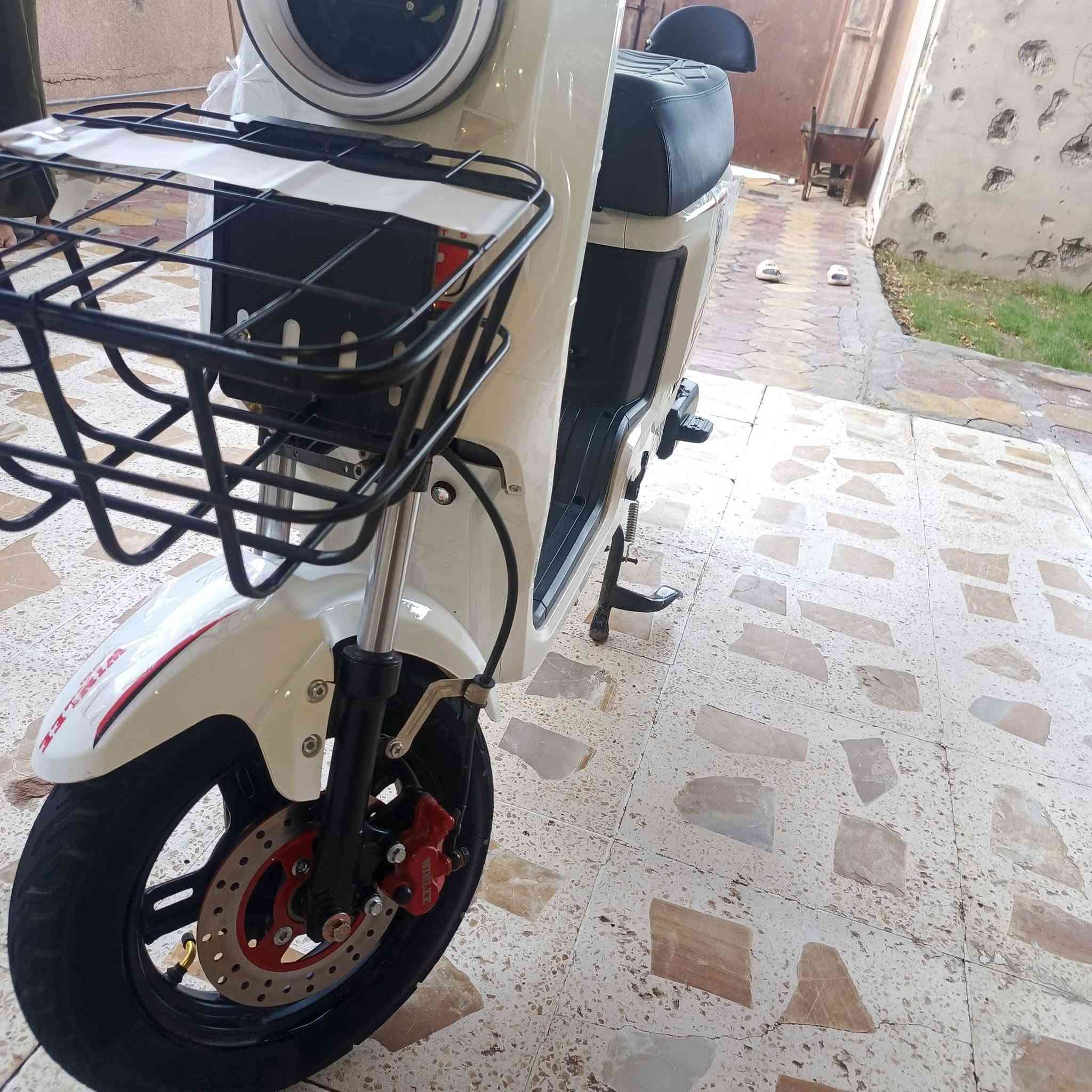 للــبــيــع دراجــة شــحــن
R9 

2026 آخر إصدار جديد ماناقصة كلشي 

غراضة موجودات كلهن بالچيس

فول مواصفات 

4 گير 

سرعة 109 

نظام الـ R يرجع عالبگ

لايت عالي ناصي زنون 

اشاير ودبل اشارة 

دراجه اخذته قبل17 يوم يعني جديده

بيهه شخط خفيف ما مئثر 

#الــسســععــرر_530_وبي_مجال 

مكاني صلاح الدين بيجي

***********
