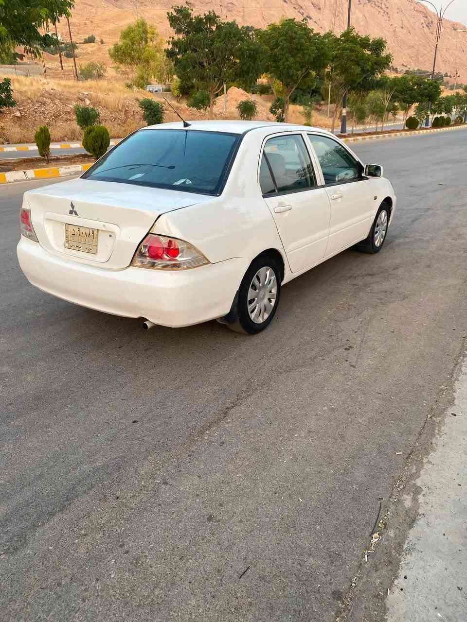 لانسەر مۆدیل 2011 گیر تۆماتیک مەکینە گەورە  گێرو مەکینەی نەکراوەتۆ بەشەرتە سەنەوی پلاسیک بەشەرتی ئەوالیاتو حاسیبەو پاکانەش هەمو کوردستانی پێگەڕێ بەوشەرتە تەبریت ساردووگەرم لەسەرسویج بەوشەرتە بێ مەسرف جوار تایەی تازەی بۆ بسراوە یەک فلس مەسرفی تیانیە بێ دەعمو لیدراوە یچی پیوە نیە  بەو شەرتە هەمو گیانی لەسەر شەریک ماوەتۆ لە دەعامیوە بۆ دەعامی بەشەرت ئەی فرۆشم سعری 49وەرەقە تۆزێ مەجال ***********واسئاپوڤایبەری لەسەرە
