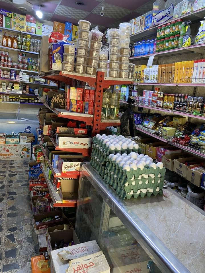 اسواق للبيع بغداد الكماليه شارع الأصفر شغاله خير من الله إيجارها 200 كامله مابيها اي نقص بيها مخزن 
السعر 11 وبيها مجال 
الهاتف ***********
